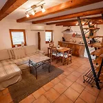 Cvetka Apartment *